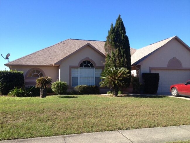 "Charming 4-Bed, 2-Bath St. Cloud Gem with... - "Charming 4-Bed, 2-Bath St. Cloud Gem with... Apartment