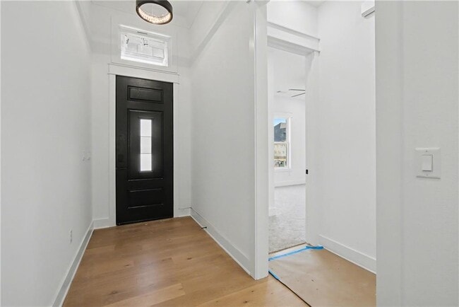 Photo - 310 Hedge Dr