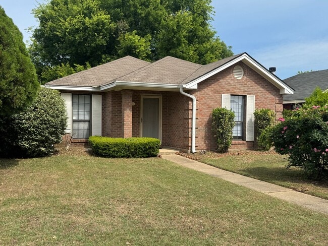 Building Photo - Patio Home with Great Location