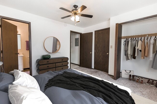 Photo - Claremont Apartments