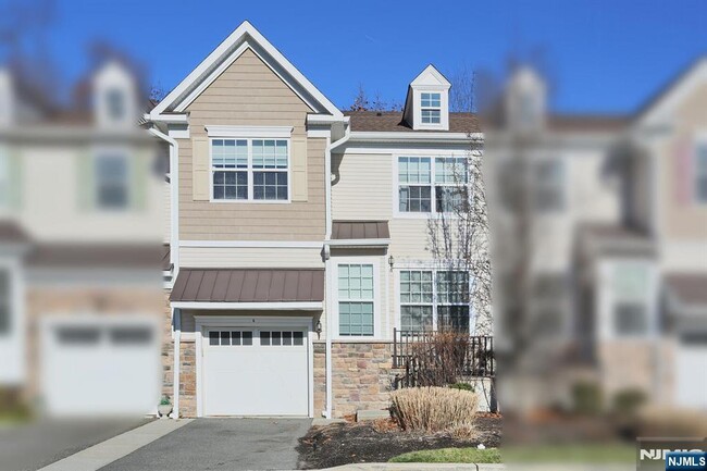 Photo - 4 Masterson Ct Unit 4