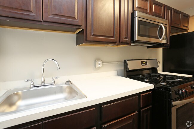 Kitchen - Amherst Park Apartments