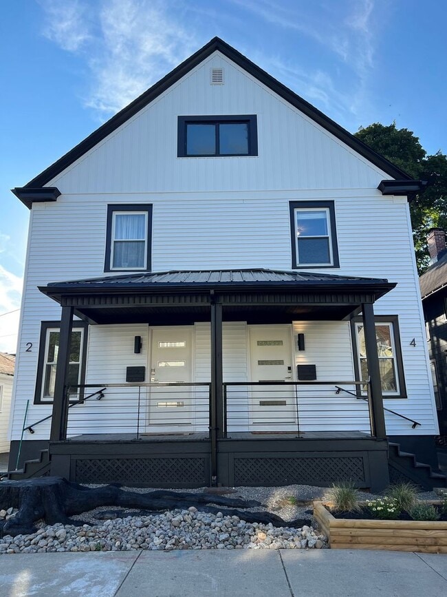 Photo - Gorgeous three bedroom in the heart of Par...