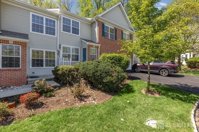 Photo - 302 Wellington Park Dr