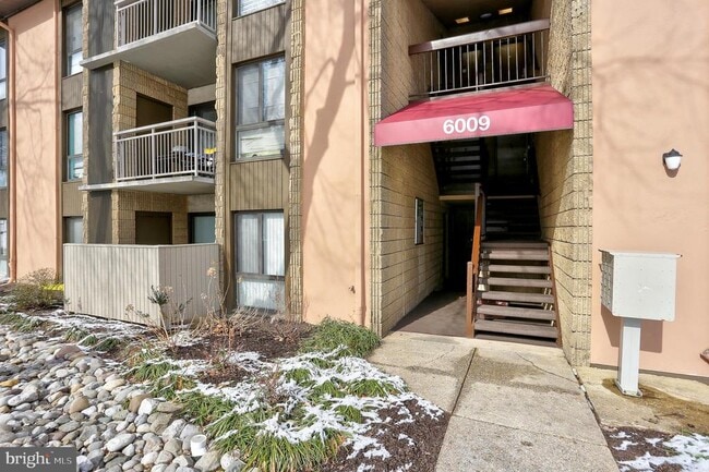 Building Photo - 6009 Majors Ln Unit 1 Rental