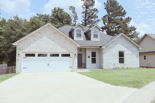 Building Photo - 205 Windcrest Cir Rental