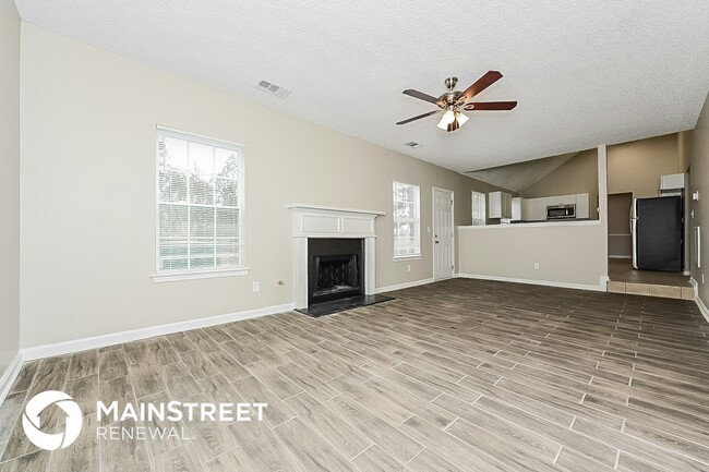 Photo - 10588 Village Landing