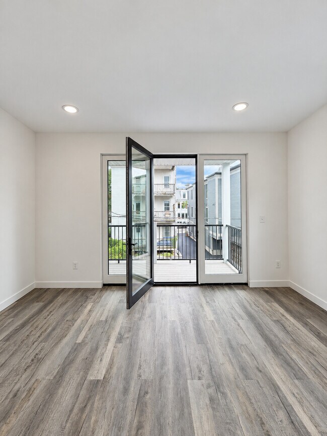 67 Harvest St