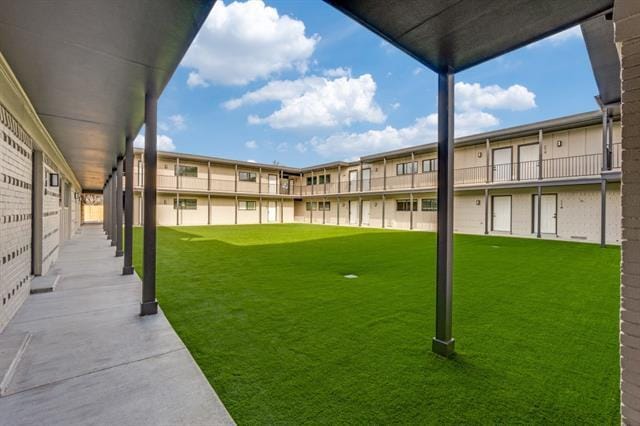 5917 Gaston Ave Unit 211