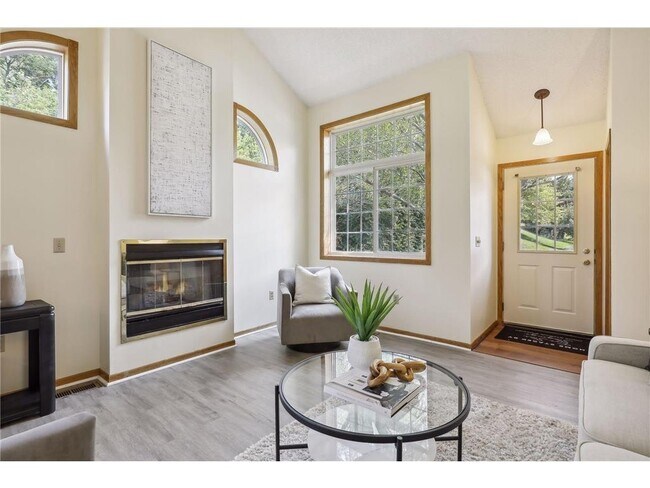 Photo - 15345 Greenhaven Ln