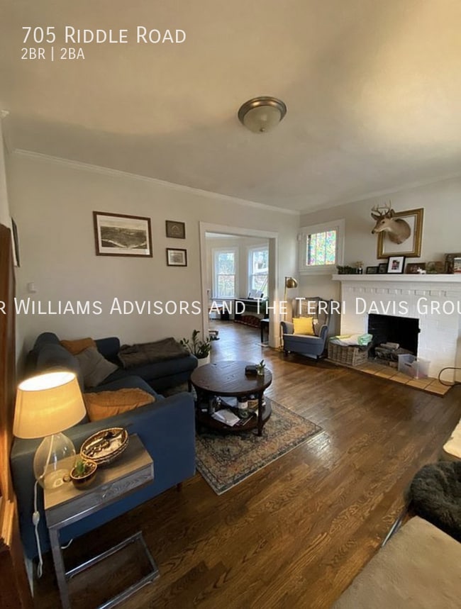 Photo - 705 Riddle Rd