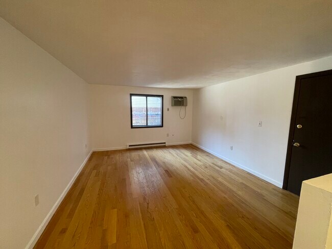 Photo - 224 Main St Unit 1B