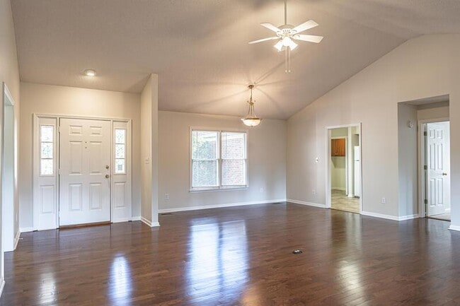 Photo - 22 La Quinta Loop