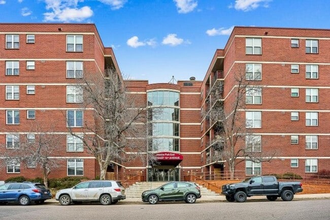 Building Photo - Available NOW! 1 Bedroom 1 Bath Beautiful Condo in Denver!