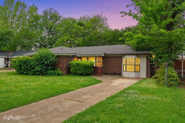 Building Photo - Check Out this 3 bed 2 bath in Bossier!! Rental