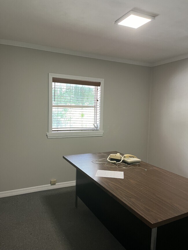 Photo - 1900 E Robinson St