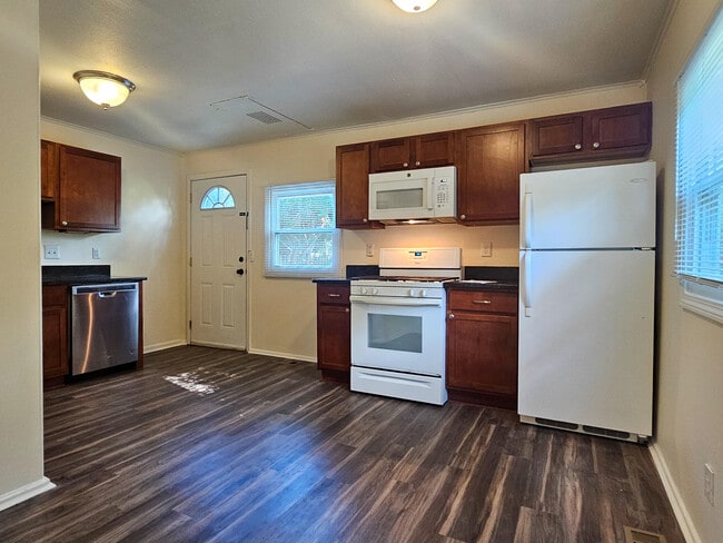 Photo - 1408 Harpst St