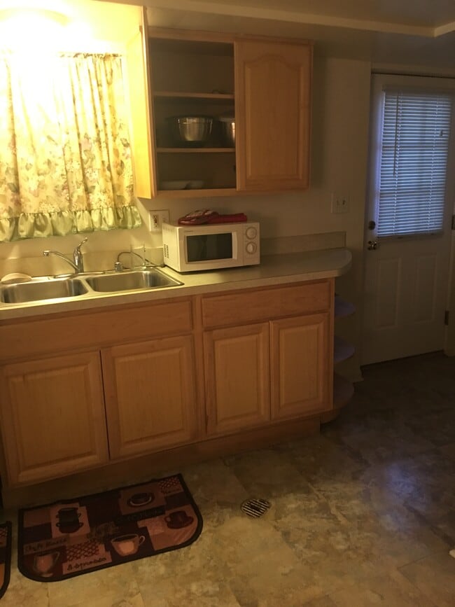 Photo - 5906 Grayson St Unit B