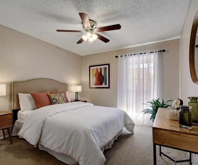 Photo - Silver Oaks Apartments