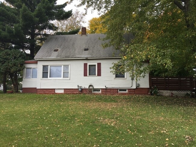 Beautiful 3 Bedroom 1 bath house in St. Paul - Beautiful 3 Bedroom 1 bath house in St. Paul