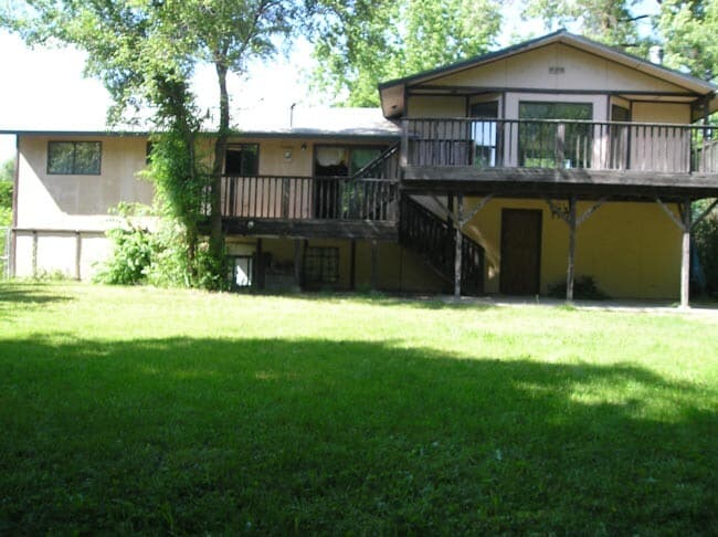 Building Photo - 3912 E Hartson Ave