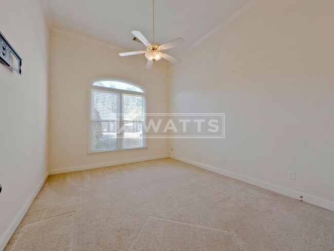 Photo - Spacious 3-Bed, 2-Bath Riverchase Garden Home