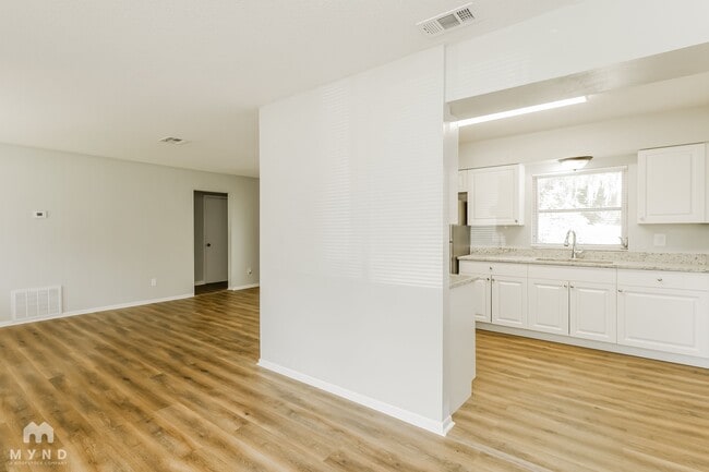 Photo - 170 W Crystal Lake Ave