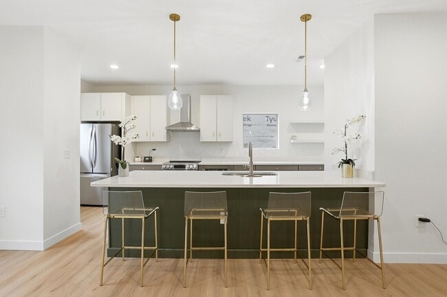 Photo - 412 St Clair Ave Unit 412