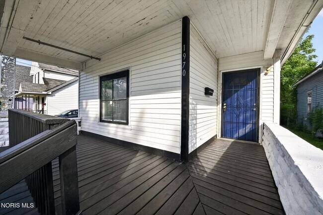 Photo - 1970 N Ontario St