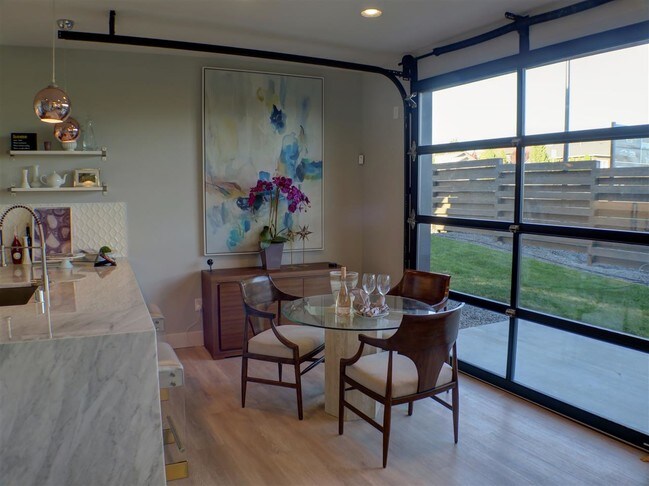 Dining - 7217 N 5 Mile Rd