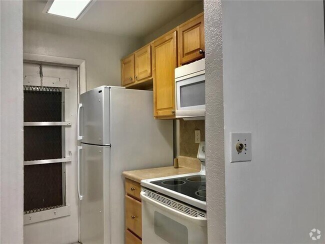 Building Photo - 2530 Pierce St Unit 107 Rental
