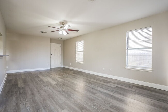 Photo - 809 Bushmills Ct