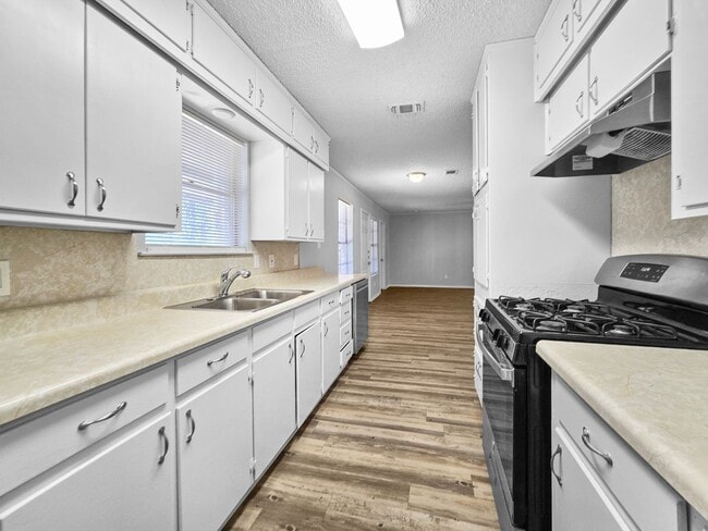 Photo - Charming 3-Bed, 2-Bath Home in Saginaw with Garage