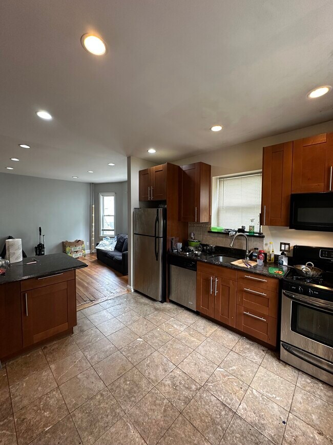 Photo - 8 Montfern Ave