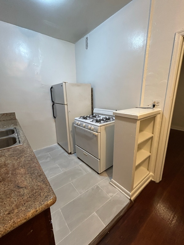 Photo - 1523 N McCadden Pl