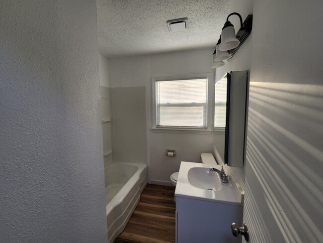 Photo - 1645 SW Oklahoma Ave