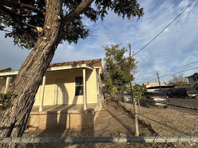 Building Photo - 1401 Salinas Ave Rental