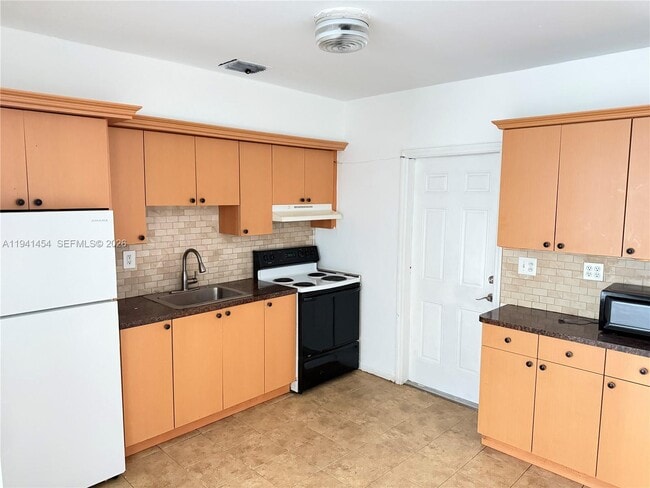 Photo - 5817 NW 37th St