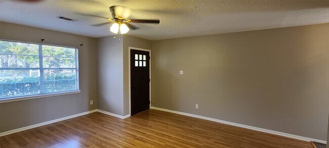 Photo - 17423 Fir Rd