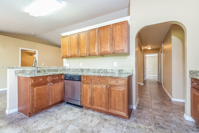 Photo - 1109 Pace Dr NW