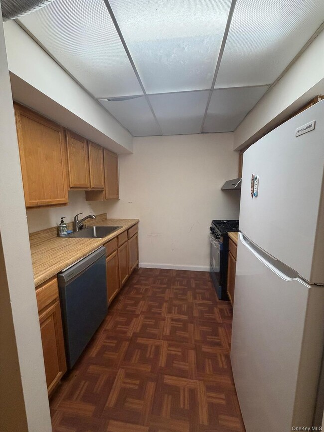 Building Photo - 36-41 Union St Unit 1F
