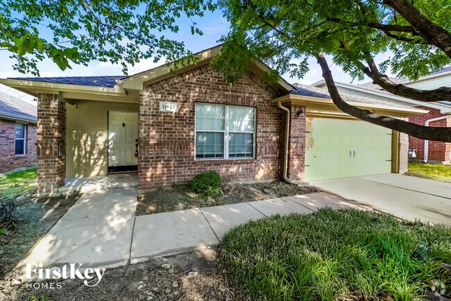 Building Photo - 11921 Hickory Cir Rental