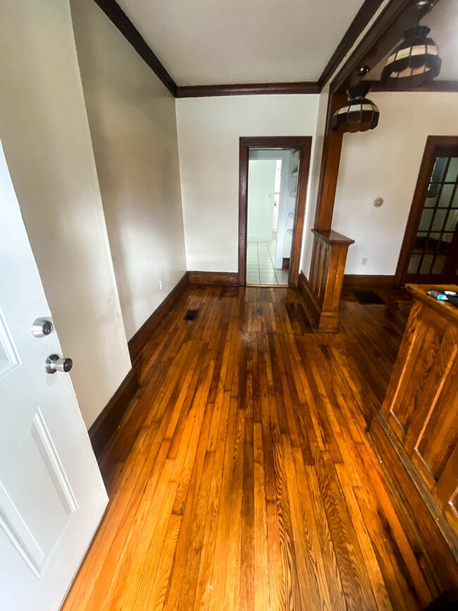 1552 Lewis St Apartments Charleston, WV