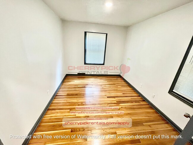 Photo - 4242 Pinkney St