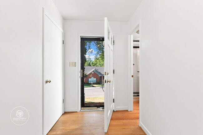 Photo - 4449 Orchard Knob Ln