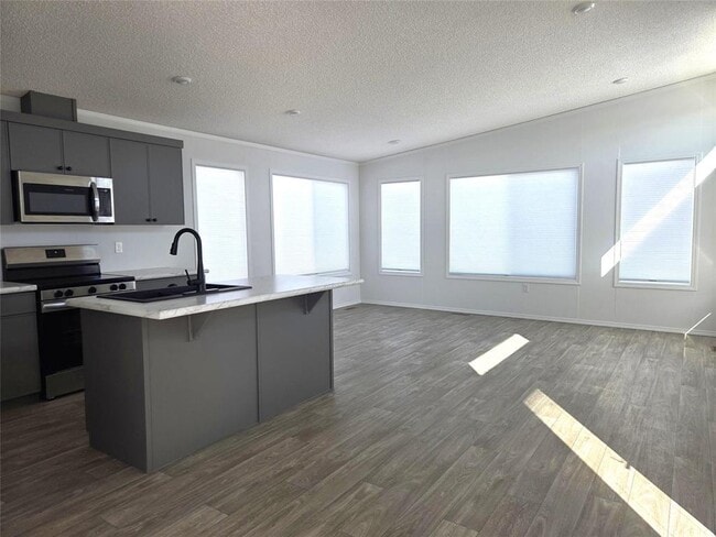 Photo - 61 Prairie Oak Dr