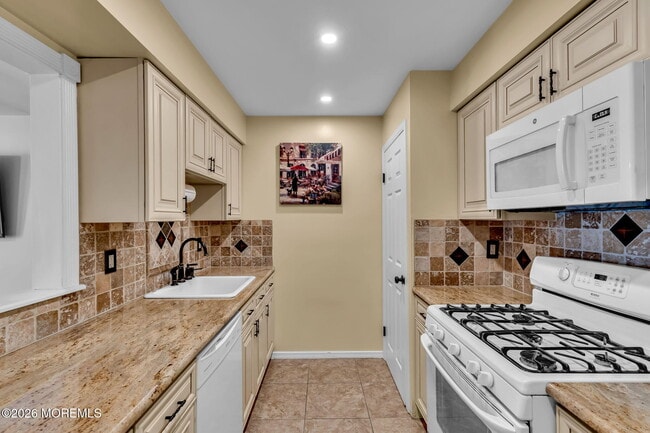 Photo - 390 Crawford St