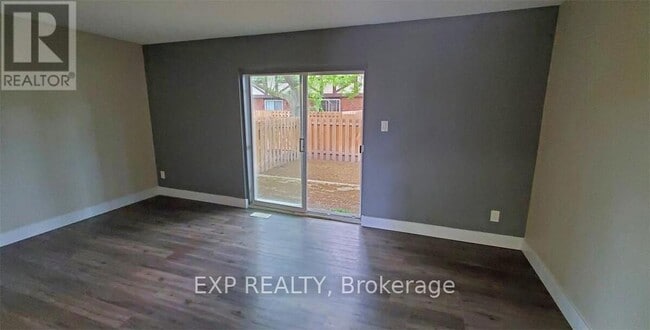 Photo - 33 Berkley Dr