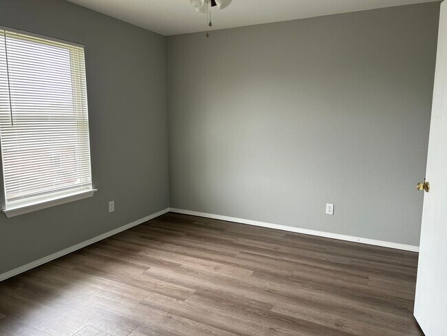 316 Erin Pl Unidad 316 Erin Place #202