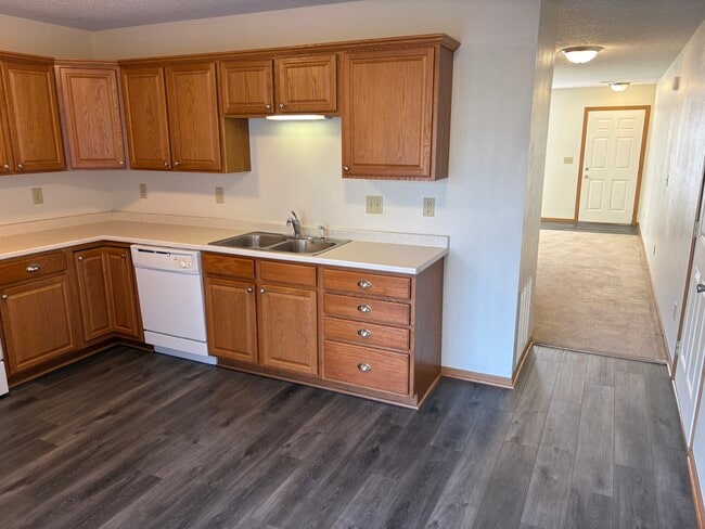 Building Photo - 806 Waldo St